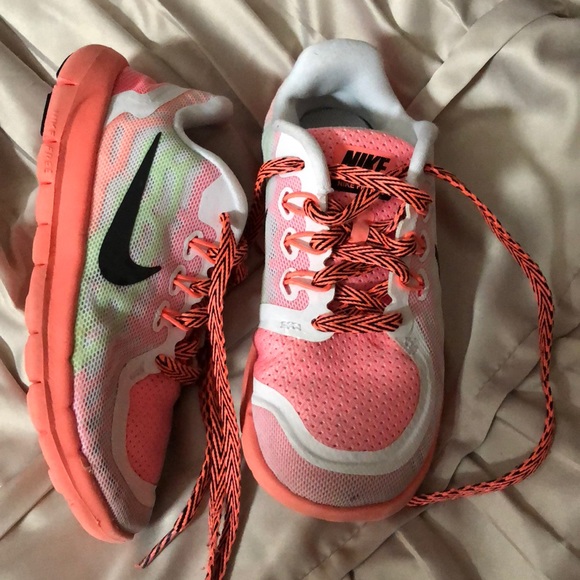 girls size 12 tennis shoes